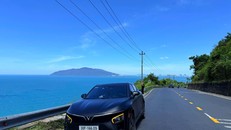 Thầy dạy lái xe bằng VinFast VF 7 chạy 55.000 km sau 9 tháng: “Tiết kiệm 150 triệu đồng/năm, học viên khen sướng hơn xe xăng”