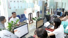 Hoạt động tại Trung tâm phục vụ hành chính công phường Vĩnh Phúc, tỉnh Phú Thọ. 