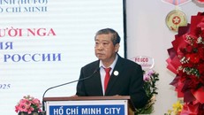 Ông Hoàng Minh Nhân, Chủ tịch Hội hữu nghị Việt Nam-Nga Thành phố Hồ Chí Minh, ôn lại ý nghĩa Cách mạng Tháng Mười Nga.