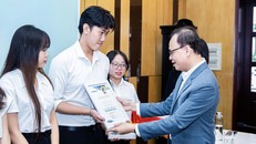 Eximbank trao học bổng trị giá 300 triệu đồng cho sinh viên Đại học Kinh tế Thành phố Hồ Chí Minh