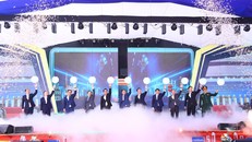 Đại biểu thực hiện nghi thức khai mạc Lễ khởi công dự án đầu tư xây dựng đường sắt đô thị thành phố Hà Nội, tuyến số 5, Văn Cao – Ngọc Khánh – Láng – Hoà Lạc