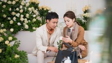 'Bạn trai' đưa Hoa hậu Kỳ Duyên đi chọn hoa cưới