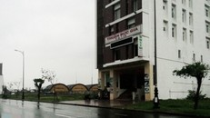 Nhà nghèo nhất thôn mua 12 lô đất sát sân bay quân sự