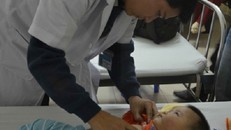 Bé 8 tháng trên người có nhiều vết thương, nghi bảo mẫu đánh