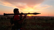 Chiến binh IS nổ tung vì súng phóng lựu cướp cò?