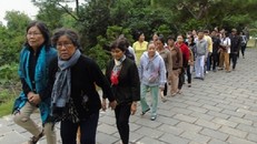 Hàng nghìn lượt người viếng mộ Đại tướng Võ Nguyên Giáp ngày 22/12