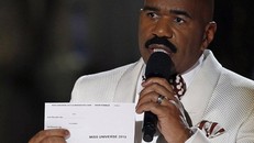 Tiết lộ lý do MC đọc nhầm kết quả Hoa hậu Hoàn vũ 2015