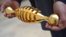 Tìm được vật thể lạ dát vàng 24 cara tại khu mộ cổ Jerusalem