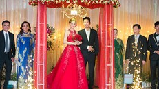 Đám cưới ngập tràn không khí Giáng sinh của Á hậu Diễm Trang