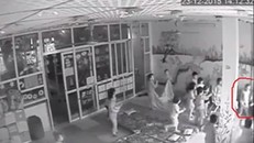 Bé trai bị cô giáo mầm non đánh đập, lột quần áo vì tè dầm