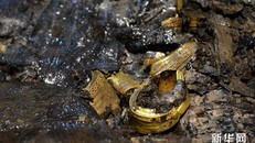 Phát hiện hàng trăm thỏi vàng bên trong mộ 2.000 năm