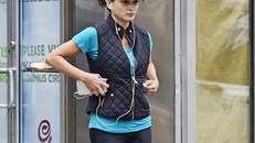 Ngỡ ngàng với mặt mộc kém xinh của tân Hoa hậu hoàn vũ