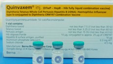 "Sốt" vắc xin 5 trong 1 dịch vụ: Đừng để con chết vì thiếu hiểu biết