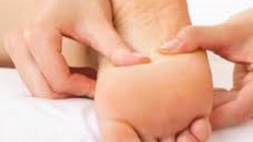 Cách xoa bóp bấm huyệt gan bàn chân trị bệnh