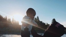 Lộ ảnh cận mặt hiếm hoi của con trai Hà Tăng