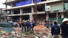 Hà Nội: Rơi thang máy, 2 người tử vong tại chỗ