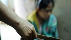 Chồng tiêm thuốc độc giết vợ rồi treo cổ tự tử