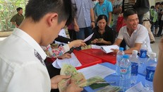 Thưởng Tết chênh nhau... 84.000 lần