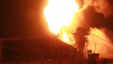 Bình Dương: Công ty gỗ cháy nổ kinh hoàng, lan rộng hàng ngàn m2