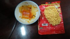 Sự thật về thông tin 'sinh vật lạ' trong gói gia vị mì tôm