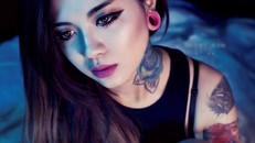 Trầm trồ với sự can đảm của các cô gái xăm 'kín' người