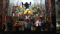 Cách lau dọn bàn thờ dịp Tết để không phạm thần linh