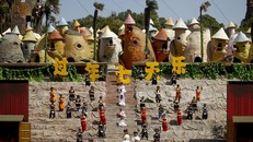 Độc đáo vương quốc toàn người lùn ở Trung Quốc