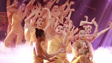 The Remix: Hoàng Thùy Linh thể hiện ca khúc 'Bánh trôi nước'