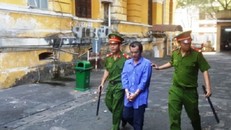 'Yêu râu xanh' hiếp dâm bé gái bị bắt quảng tang lĩnh án 8 năm tù