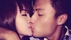 Lộ ảnh Mạc Hồng Quân hôn bà Tưng đắm đuối