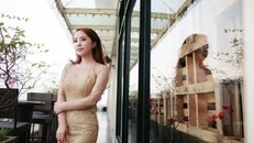 'Cá sấu chúa' Quỳnh Nga bất ngờ 'tình tứ' bên trai lạ