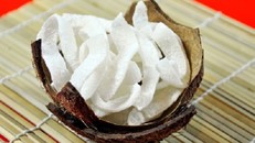 Học cách làm mứt dừa sữa tươi tuyệt ngon cho ngày tết