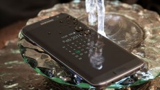 Galaxy S7: nhiều cải tiến cấu hình, ít cách tân thiết kế