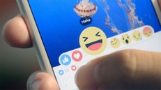 Hôm nay, cư dân Facebook Việt được bấm nút hỉ, nộ, ái, ố