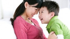 Những điều cha mẹ nên… nói dối con mình
