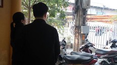 Hà Nội: Cán bộ tiểu học lên cầu tự tử sau mâu thuẫn với chồng