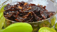 Cách làm mứt khế xào gừng dẻo ngon nhâm nhi ngày tết