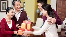 4 quy tắc vàng cho các nàng dâu đón Tết đầu tiên ở nhà chồng