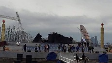 Vĩnh Phúc bác tin sập sân khấu nổi ở quảng trường