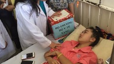 Bộ trưởng Y tế mong muốn nữ sinh bị cưa chân sẽ học ngành y