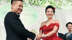 Á hậu Ngô Trà My liên tiếp 'khóa môi' chồng đại gia ở đám cưới