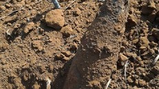 Người đàn ông tử vong vì 'chơi' với đầu đạn nhặt được trên rẫy