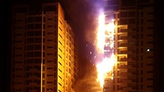 Video: Cháy dữ dội tại hai tòa nhà chọc trời ở UAE