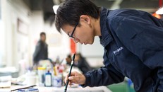 Apple dạy công nhân viết thư pháp để làm gì?