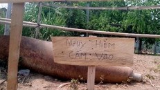 Phát hiện bom khủng 250kg còn nguyên ngòi nổ ở khu dân cư