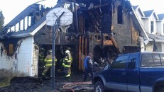 Bị đình chỉ học 4 học sinh đốt nhà thầy hiệu trưởng đến cháy rụi 