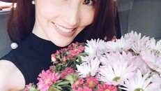 Mỹ nhân Việt hào hứng 'đua nhau' khoe quà 8/3