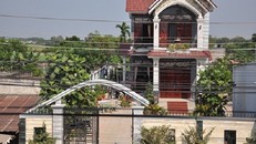 Bắt kẻ trộm nổ súng tại nhà Bí thư huyện ủy ở Long An