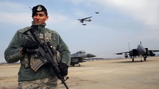 Mỹ điều B-52 đến Trung Đông diệt IS hay 'dọa' Nga?