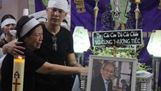 Dàn nghệ sĩ Việt xúc động đến viếng đám tang nhạc sĩ Nguyễn Ánh 9